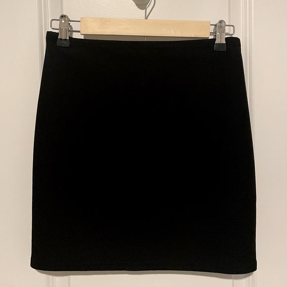 Lulus Black mini skirt - Picture 1 of 3